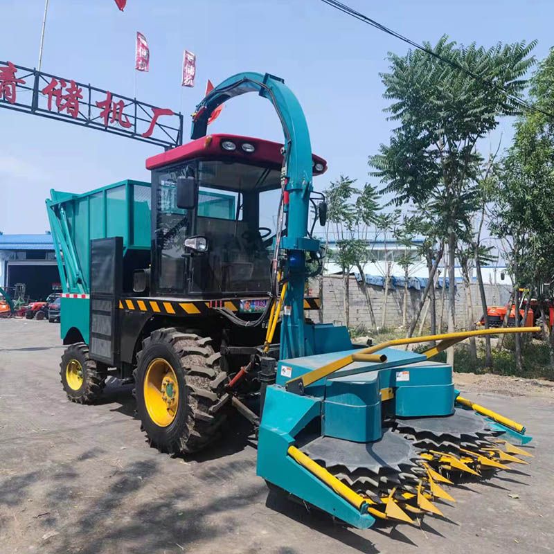 拖拉機(jī)式青儲機(jī) 