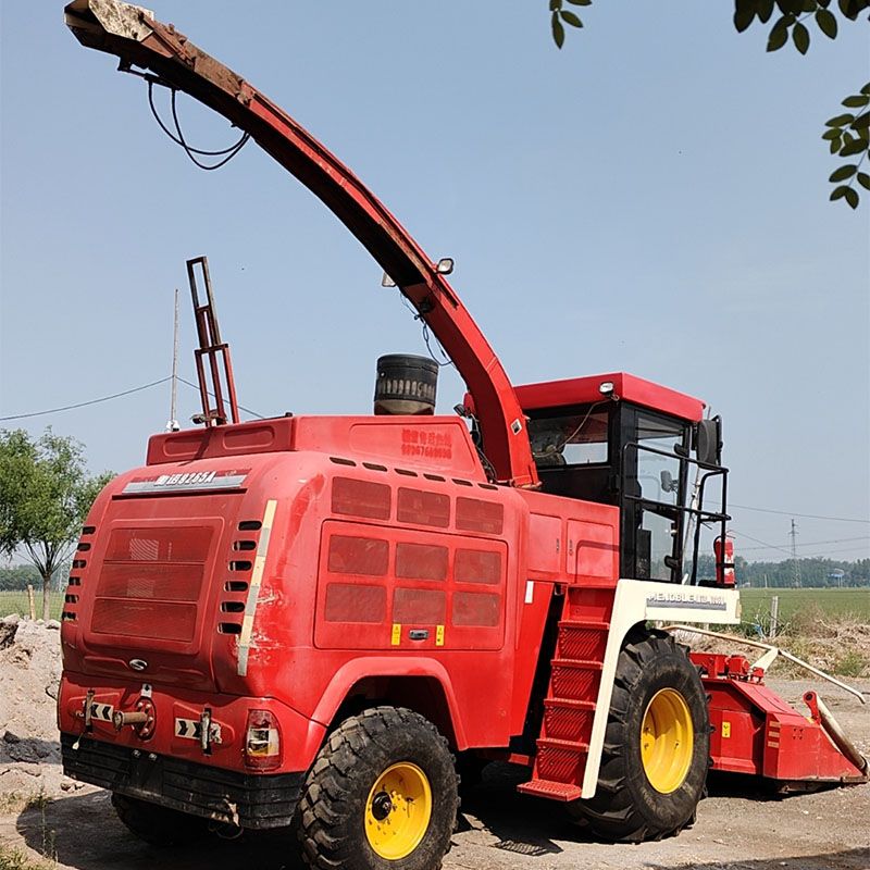 大型輪式青儲機(jī)